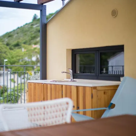 Bella Vista Vis